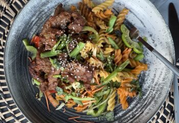 Peppered Saucy Fillet Steak with Fusilli mixed Pasta and Peppers